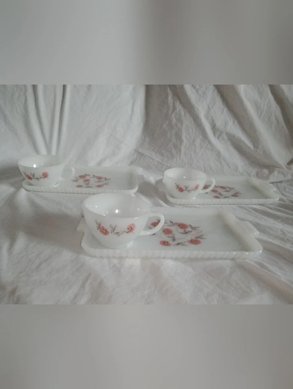 Vintage Fire King Fleurette Flower Floral Tea Set Plate Teacup For 3 Spring Time